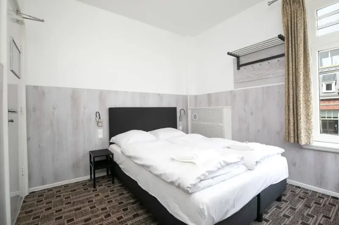 Basic Double Room met tweepersoonsbed in Trianon Hotel Amsterdam