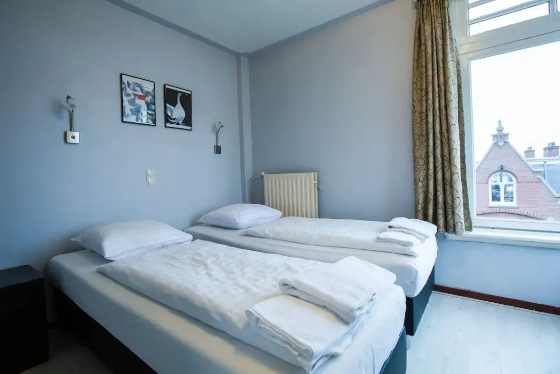 Basic Twin Room met twee eenpersoonsbedden in Trianon Hotel Amsterdam